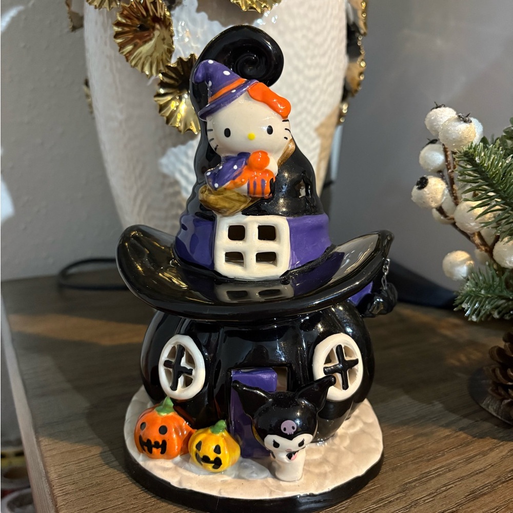 Hello Kitty Halloween Witch Figurine - Black and Purple
